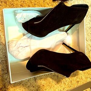 Black suede open toe ankle boot w/spike 2..5 -3 “ heel, great cond/ original box